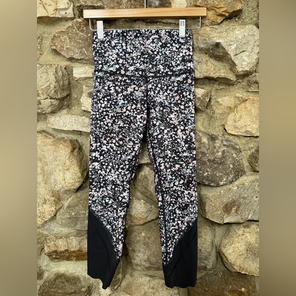 Lululemon Wunder Under Crop II *Roll Down Scallop Luxtreme 24" Size 4